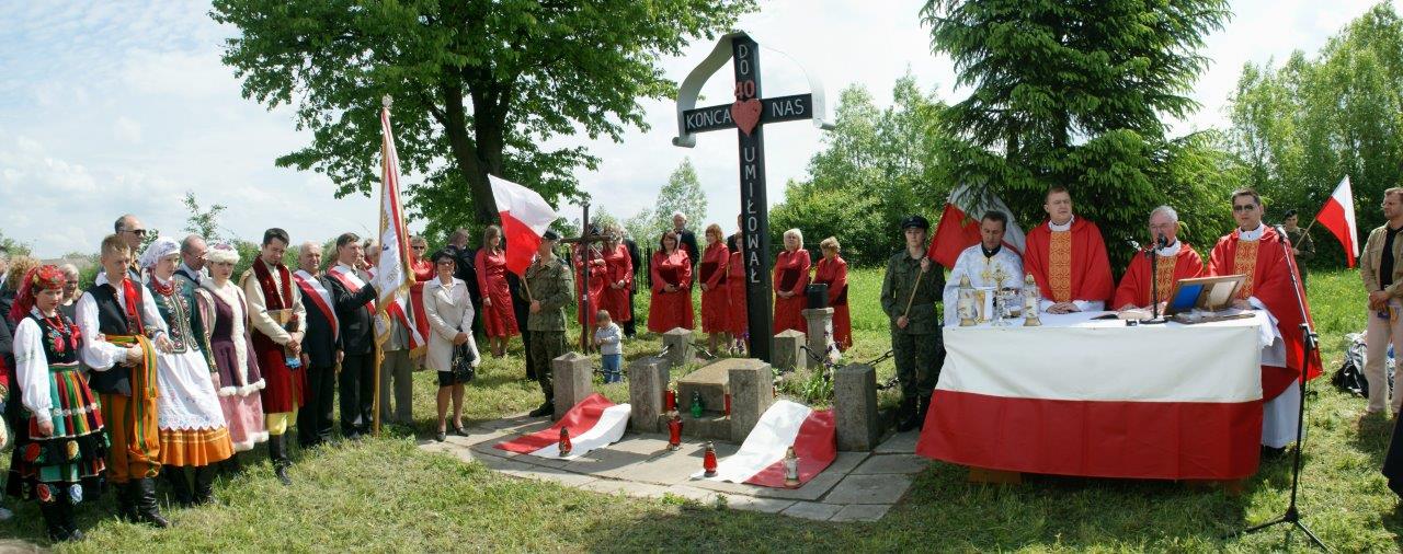 UMARŁYCH  WIECZNOŚĆ  DOTĄD  TRWA, DOKĄD  PAMIĘCIĄ IM SIĘ PŁACI